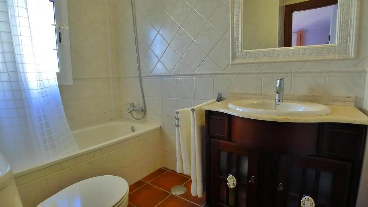 R1044 - Villa Karina Nerja 0*,  Spanien